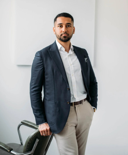 Porträtfoto von Faisal AI Rawi